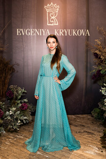Анна Тихомирова на показе Evgeniya Kryukova Осень 2018 Couture